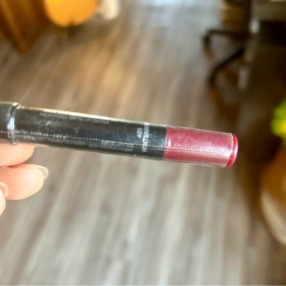 Doucce - Relentless Matte Lip Crayon - 405 Winterberry Brand New - NWT - Picture 3 of 5